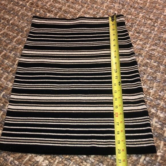 NWT
LOFT Black & Shimmery Gold Stripe Skirt - Sz SP - Picture 13 of 16
